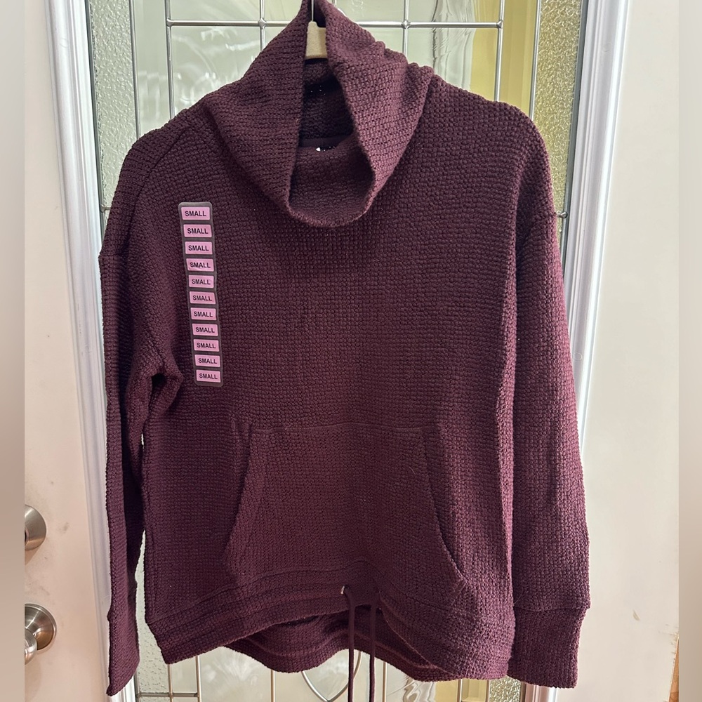 Members mark sweater size small burgundy new with tags!